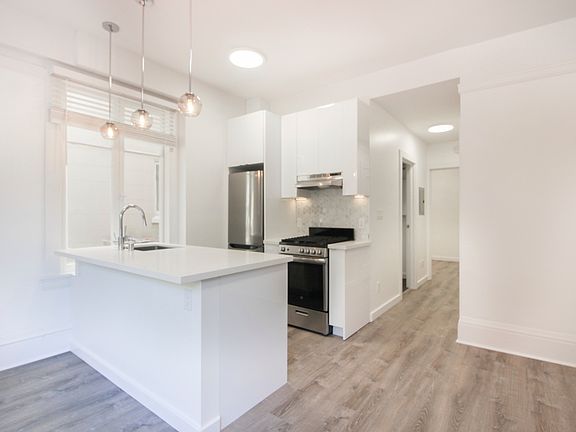 3rd image of 626 Powell St APT 206