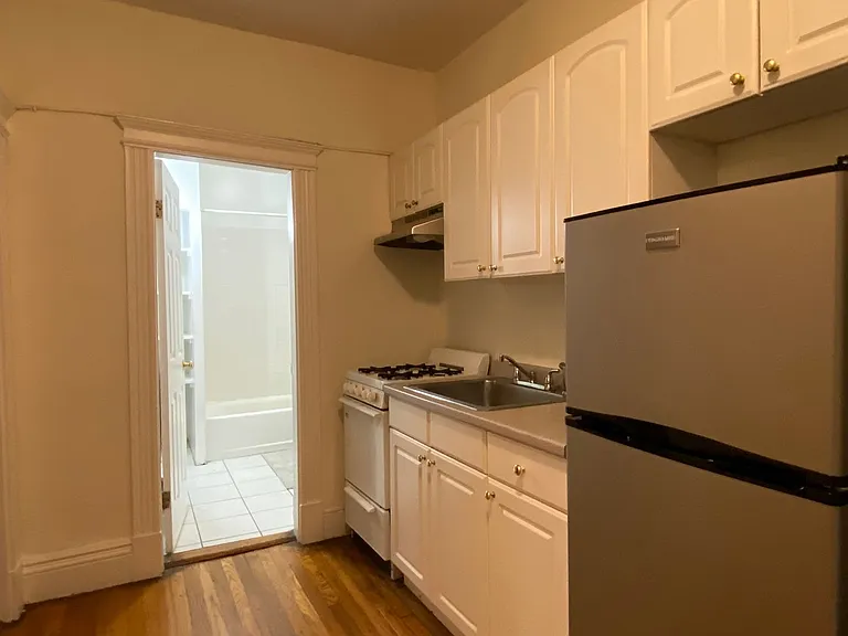 4 Camelot Ct #14 — Photo 19