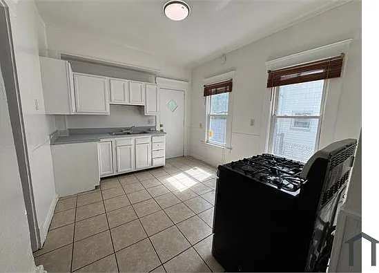 4321 Howlett Ave — Photo 7