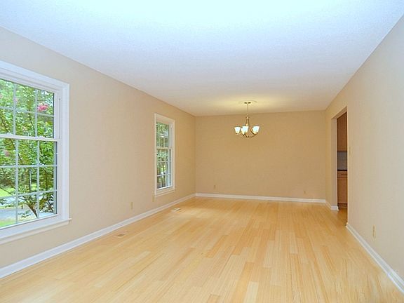 4th image of 3002 Green Hill Dr