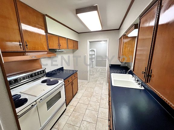 4th image of 10025 Newcombe Dr