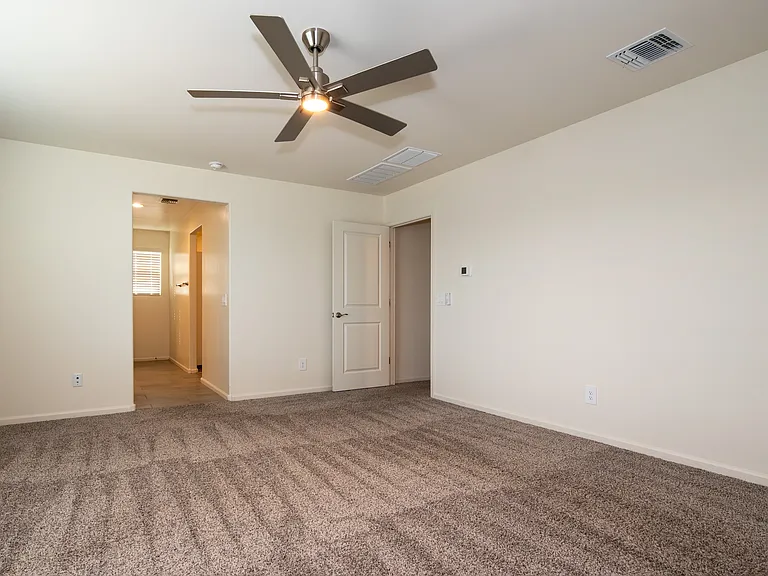 10410 W Robertson St — Photo 16