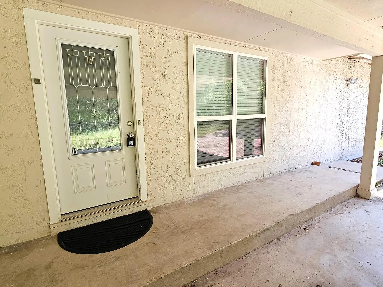 3 bed, 1.5 bath, 1200 sqft, $1,850 — Photo 2
