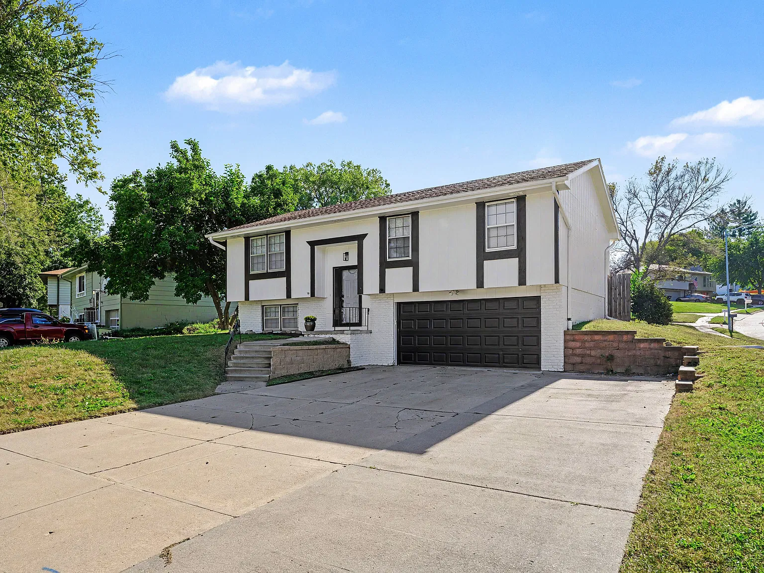 3 bed, 2.5 bath, 1900 sqft, $4,000 — Photo 3