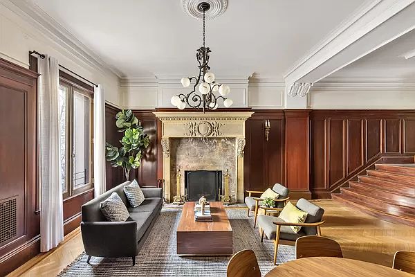 1st image of 105 8th Ave #1