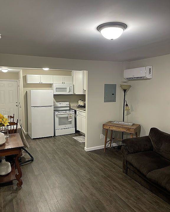 255 Oak St Jackson TN Zillow