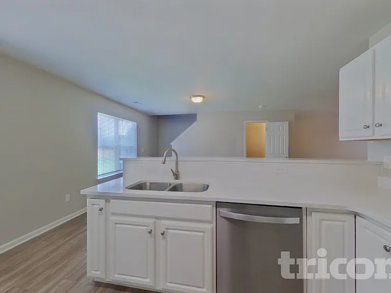 9514 Parkridge Dr — Photo 6