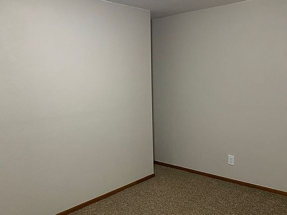 5th image of 222 5th St NE