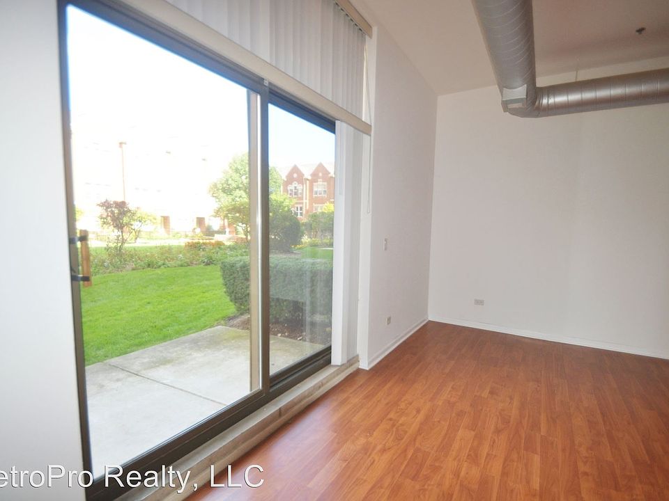 1st image of 1000 E 53rd St Unit 105