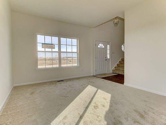 3rd image of 973 Garnet Ln