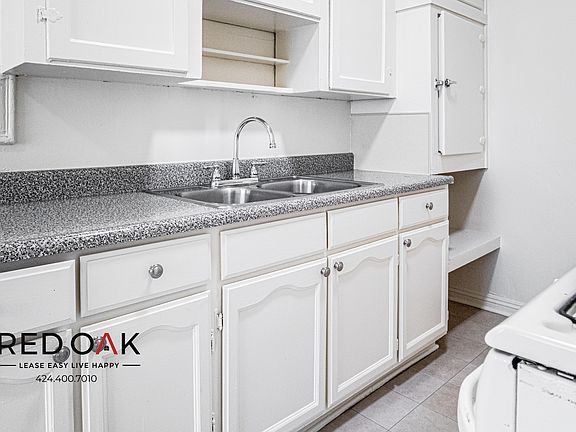 3rd image of 724 S Mariposa Ave APT 206