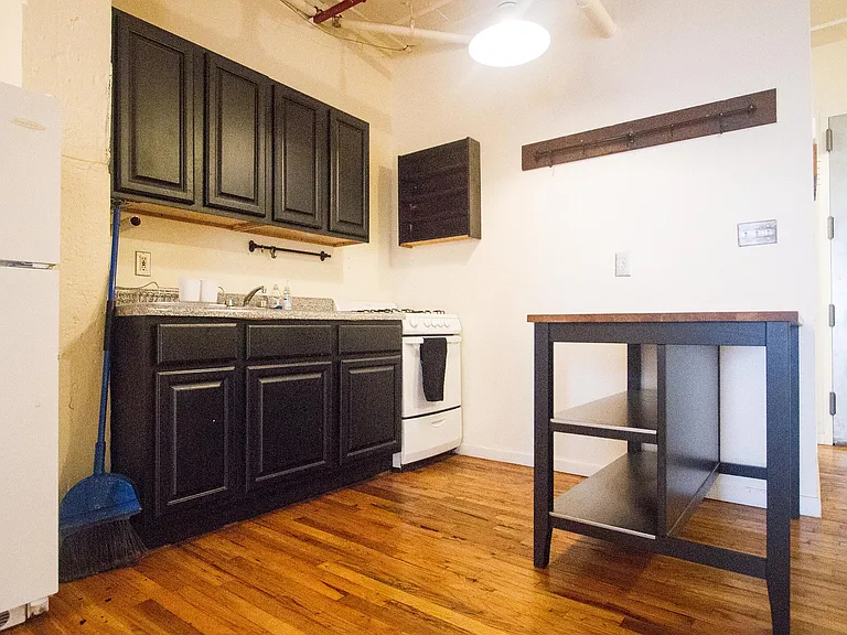 175 Stockholm St #211 — Photo 17