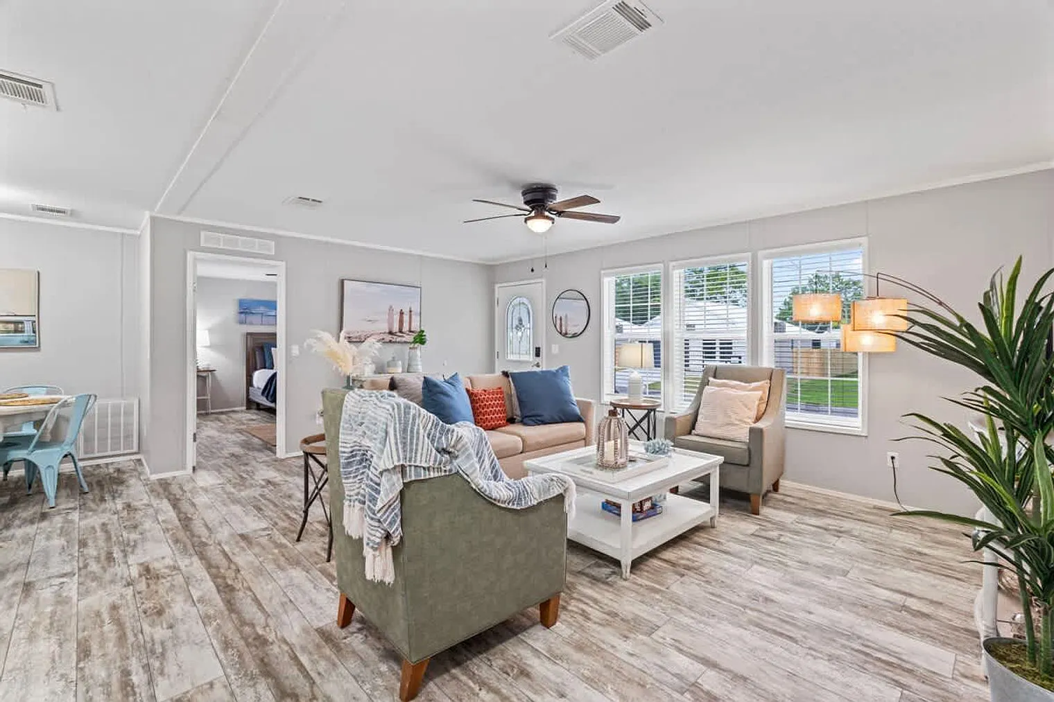 3 bed, 2.0 bath, 871 sqft, $2,804 — Photo 4