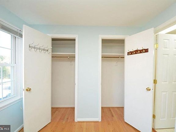 4th image of 8124 Pinelake Ct