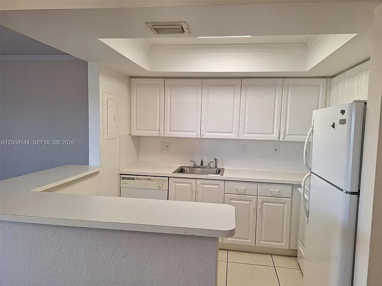 17600 NW 68th Ave #B4009 — Photo 5