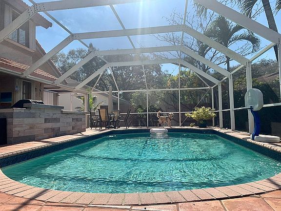 3rd image of 5725 SW 87th Ave