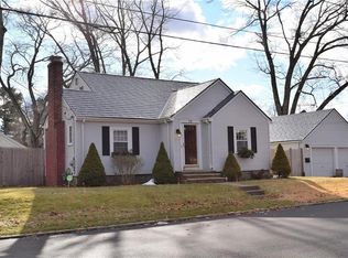 28 Willing Ave, Warwick, RI 02888