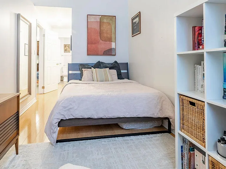 80 King William St #112 — Photo 22