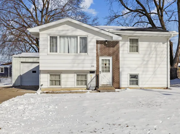1416 N 8th Avenue Pl E, Newton, IA 50208