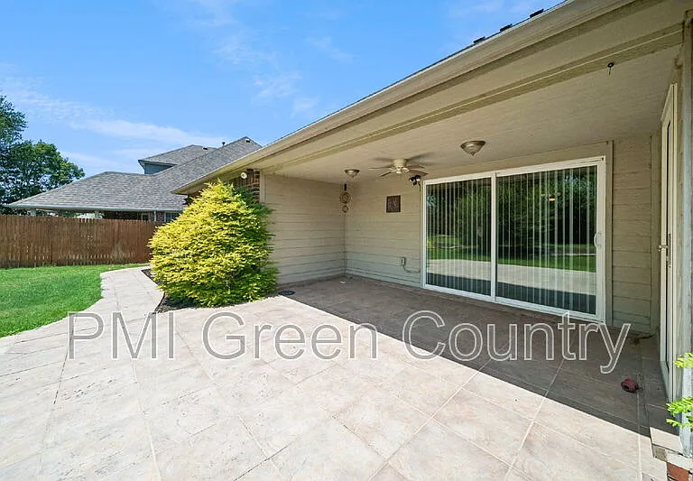7305 E Indianola St — Photo 34