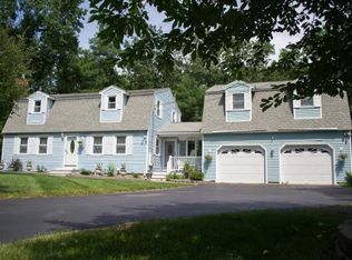 31 Beechwood Rd, Hudson, NH 03051