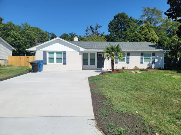 512 W Farmington Rd, Virginia Beach, VA 23454