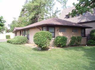 266 S Prospect Ave, Clarendon Hills, IL 60514