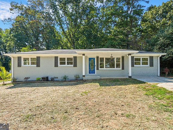 3rd image of 6963 Debbie Ln