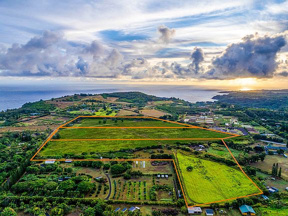 3rd image of Kauapea Rd