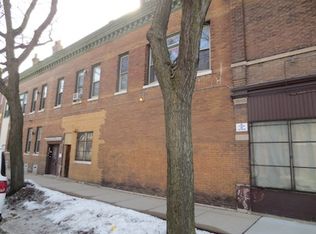 3035 W George St APT 2R, Chicago, IL 60618