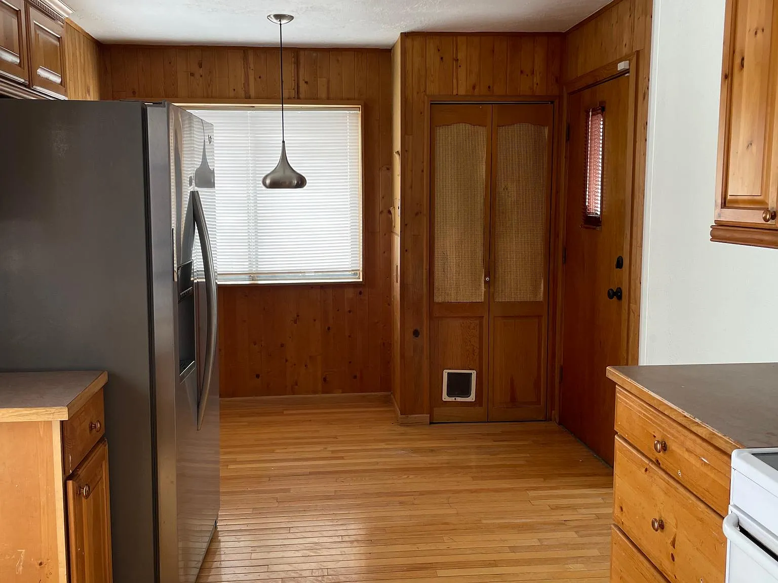 3 bed, 1348 sqft, $2,700 — Photo 2
