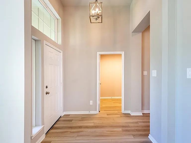 3305 Rolling View Ct — Photo 10