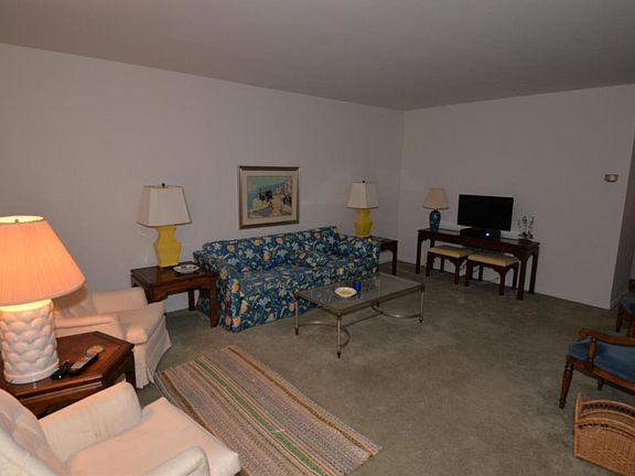 3rd image of 2840 Cynthia Ln APT 211