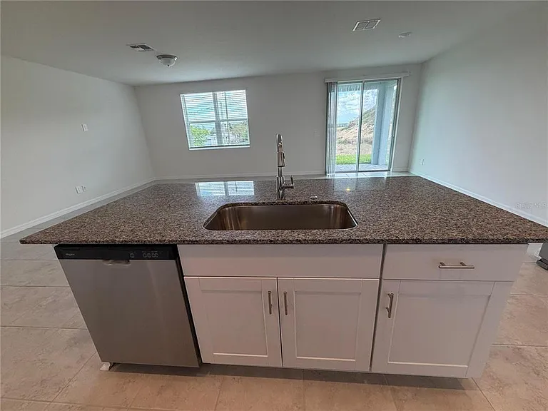 5009 Katrina Dr — Photo 34