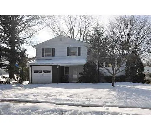 24 Connor Ave photo 1