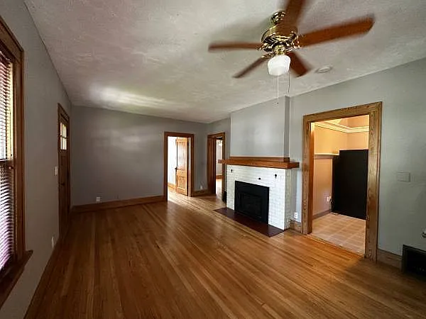 3 bed, 1795 sqft, $2,400 — Photo 4