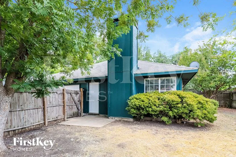 1129 Rosewood Ln