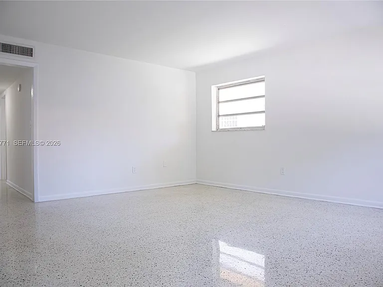 1226 SW 30th Ave #1226 — Photo 9