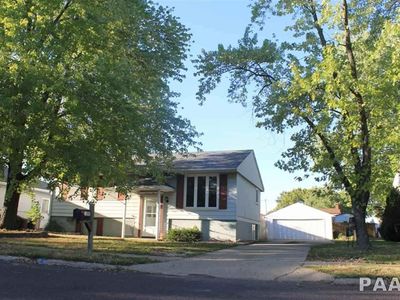 1352 Georgeanne Dr, Pekin, IL, 61554