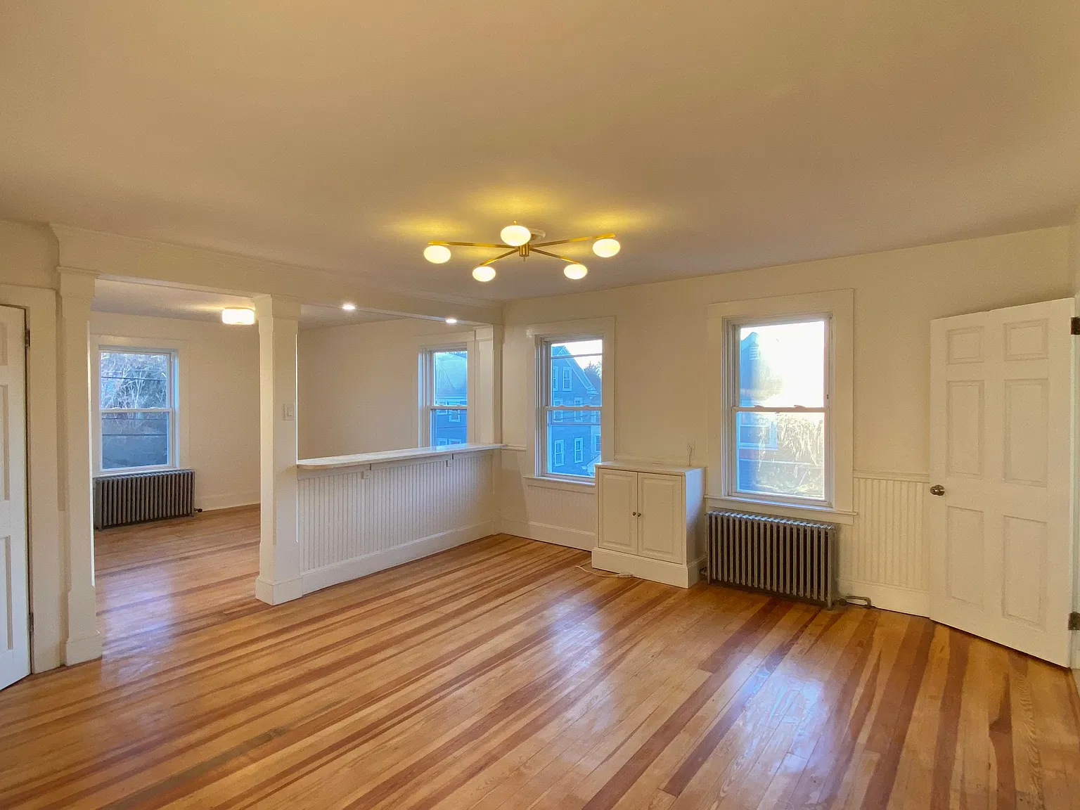 3 bed, 1300 sqft, $2,700 — Photo 1
