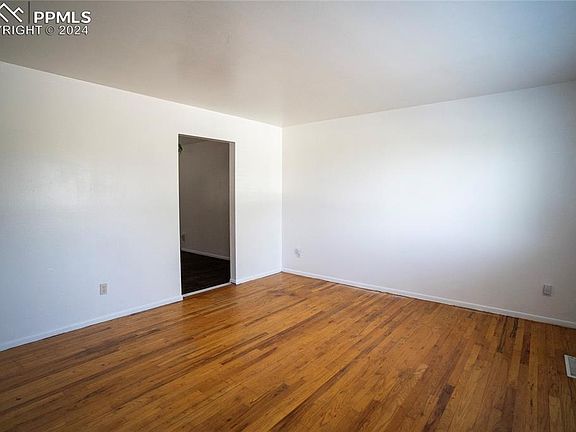 5th image of 2104 Ventura Dr