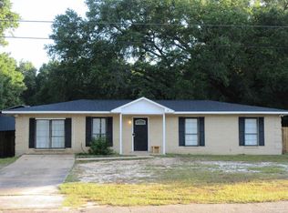 5166 Springdale Dr, Milton, FL 32570