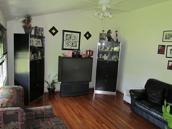 Living Room -Main Floor-