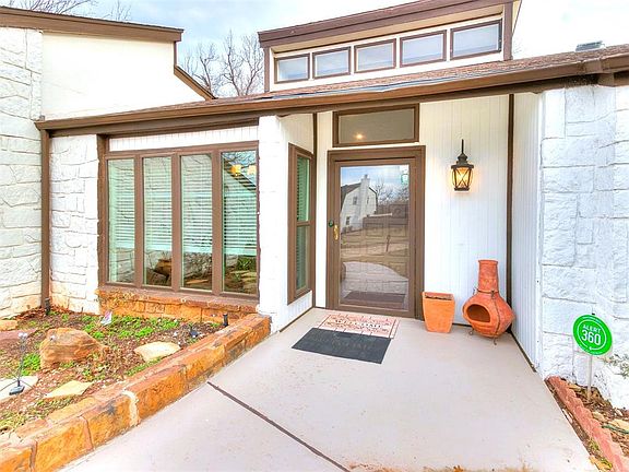 3rd image of 13224 Inverness Ave