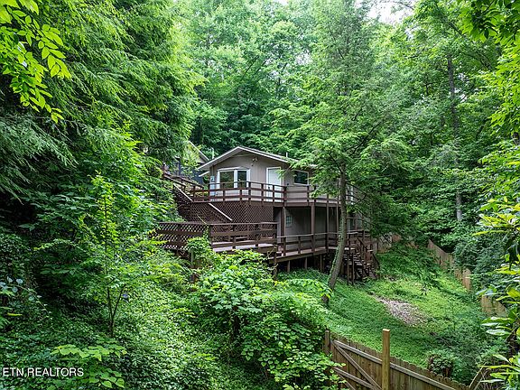 4th image of 2504 Mont Glen Dr