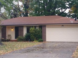 2511 S Pickwick Ave, Springfield, MO 65804