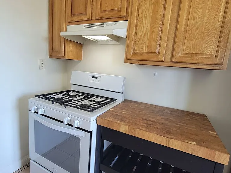 The Patricia Apartments — Photo 20
