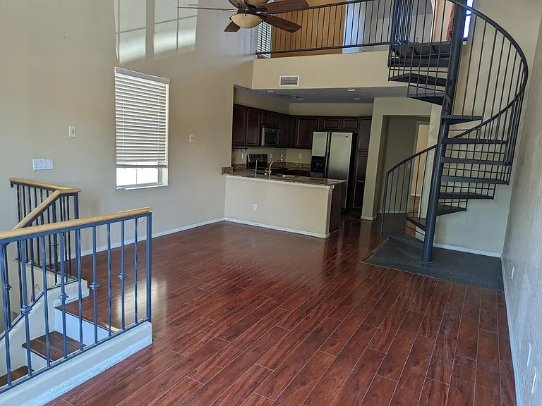 726 N Laguna Dr — Photo 31