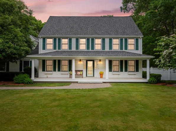 11 Liberty Rd, Medway, MA 02053