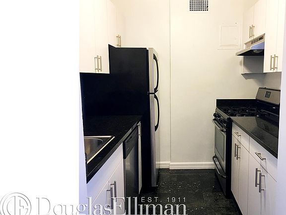 2nd image of 401 E 88th St APT 3E